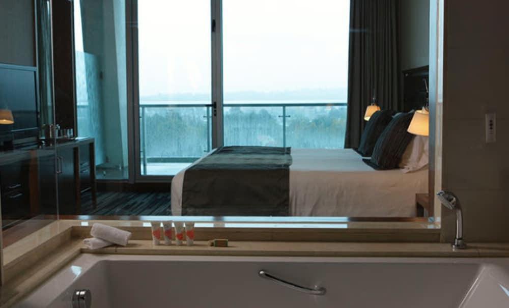Hotel Dreams บัลดิเบีย ภายนอก รูปภาพ A room at the hotel