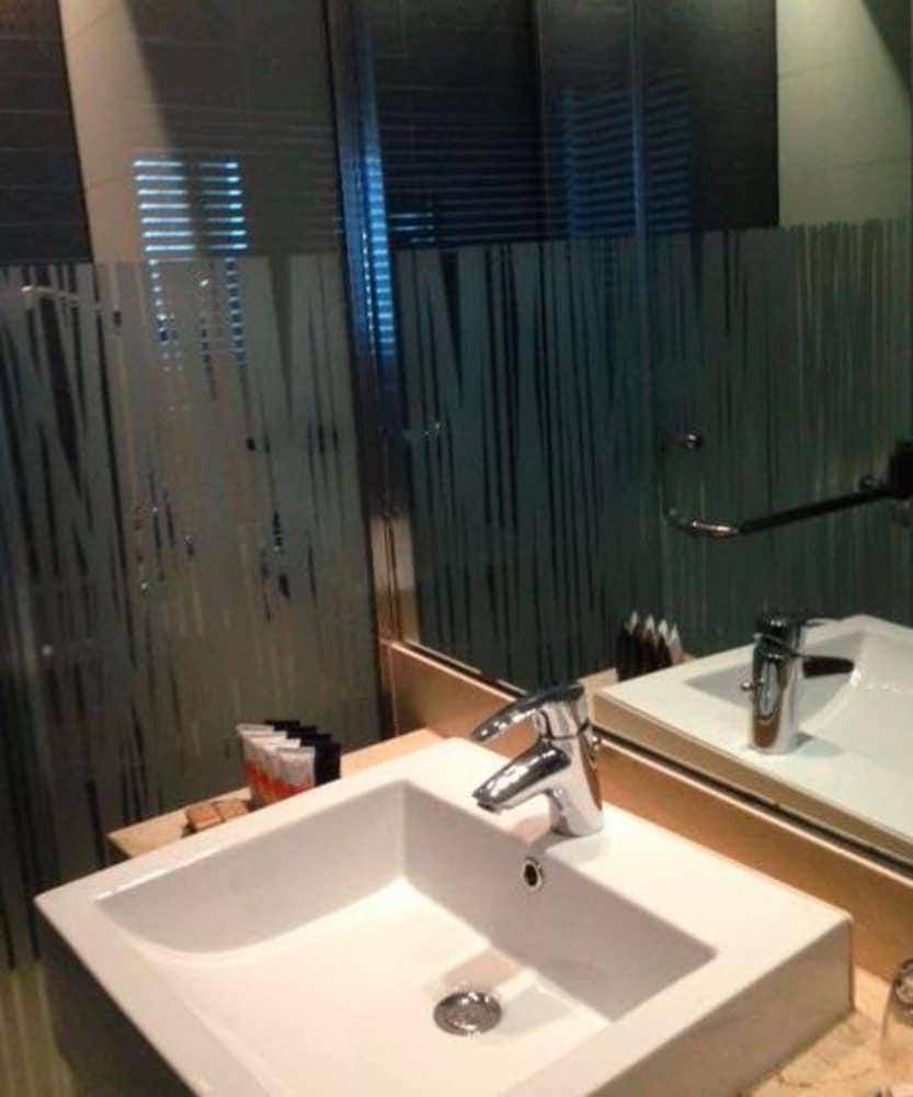 Hotel Dreams บัลดิเบีย ภายนอก รูปภาพ A shower curtain